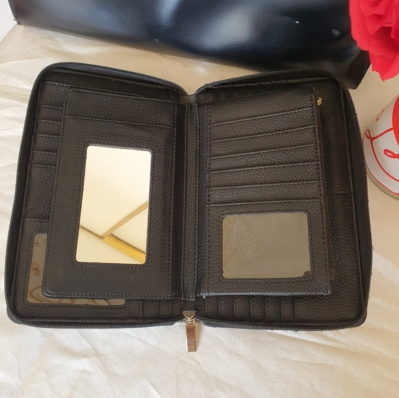 1 DAY SALE 🎉 | LARGE WALLET | Python Skin Clutch - Picture 8 of 16